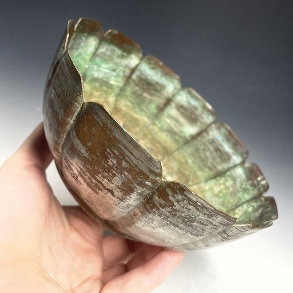 Mid-Century Silvered Copper United Arab Republic Middle Eastern Incised Bowl - Picture 10 of 16